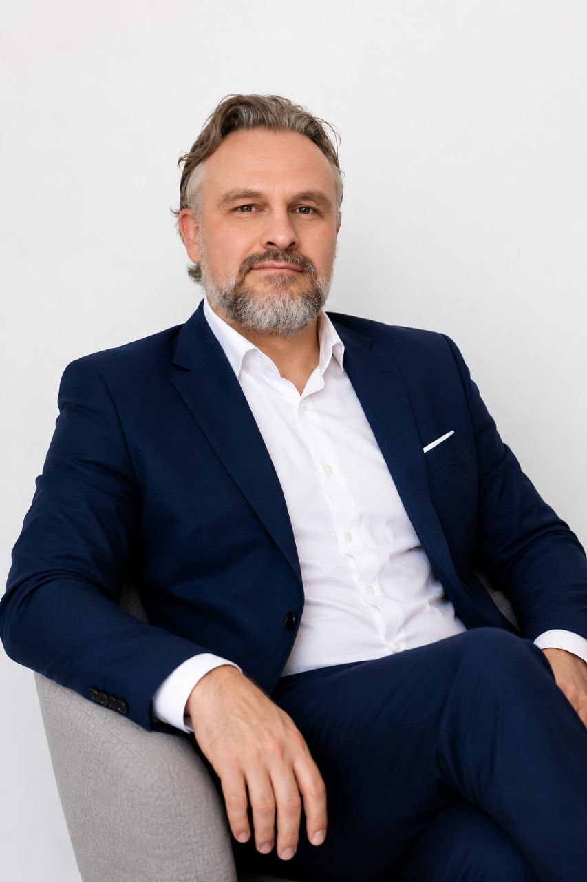 Дмитрий Максимов